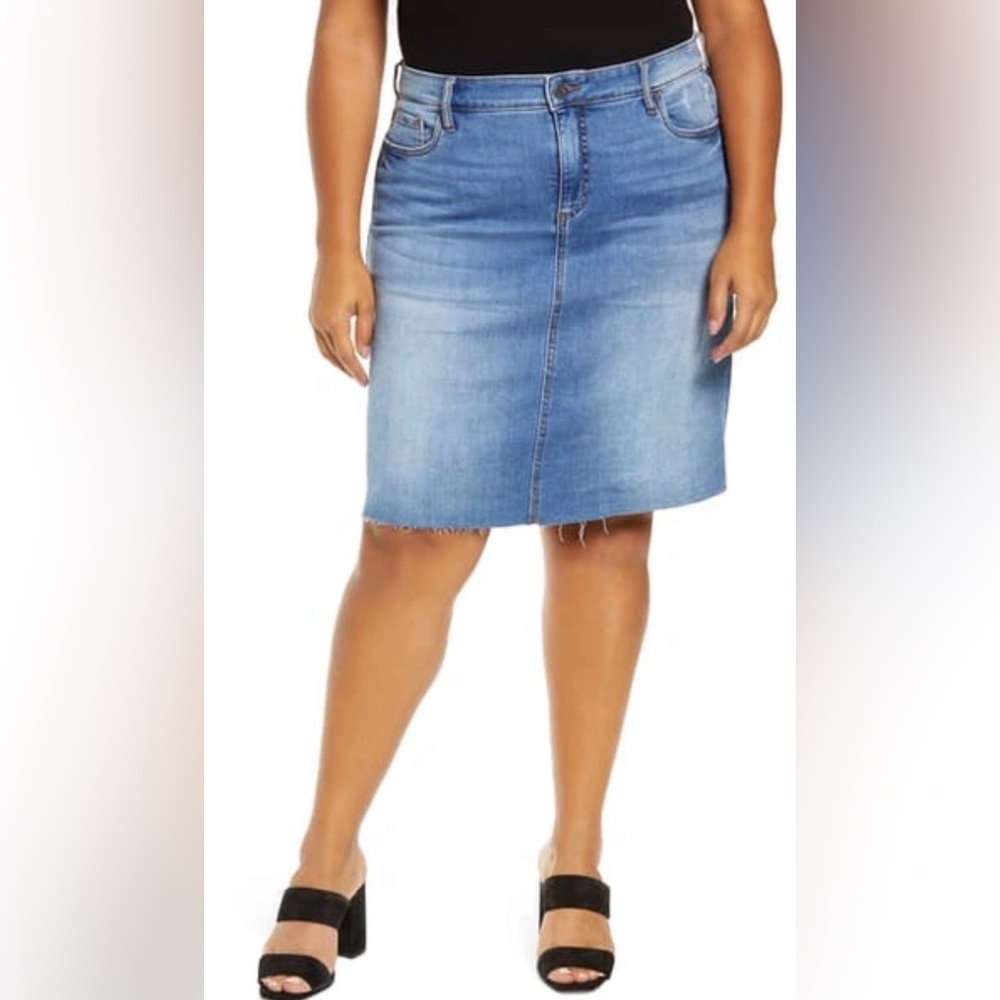 Kut from the Kloth Melinda Denim Skirt